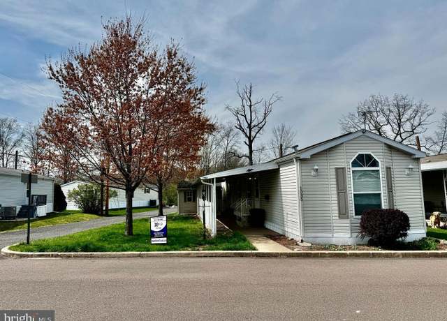 Property at 1035 Pine Cir, Telford, PA 18969, 2 beds, 2 baths
