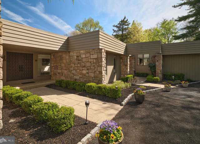 Property at 860 Dukes Dr, Yardley, PA 19067, 5 beds, 5 baths