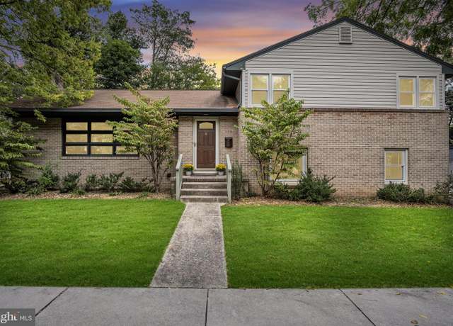 Property at 225 S West St, Carlisle, PA 17013, 3 beds, 2.5 baths