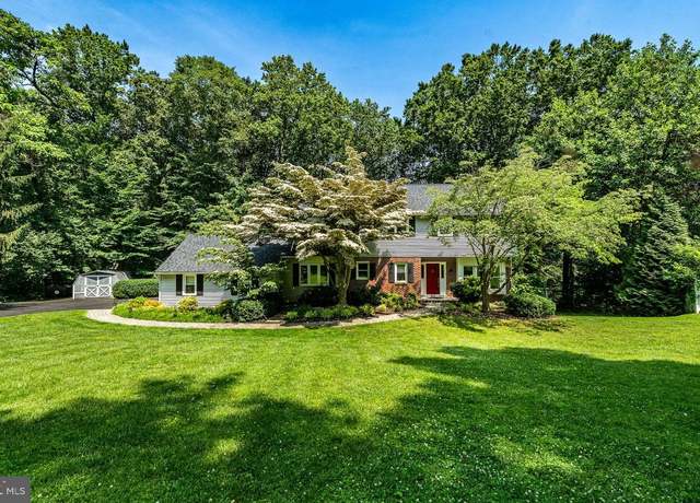Property at 152 Saint Johns Dr, Glen Mills, PA 19342, 4 beds, 2.5 baths