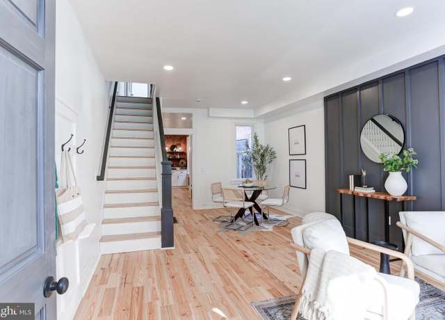 Property at 439 W Vine St, Lancaster, PA 17603, 4 beds, 2 baths