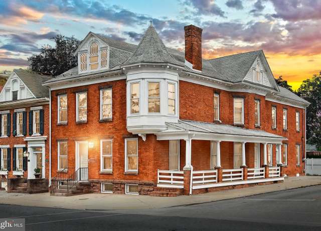 Property at 258 Baltimore St, Hanover, PA 17331, 3 beds, 1.5 baths