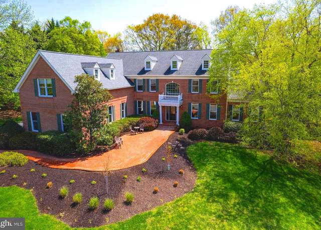 Property at 12825 Parapet Way, Oak Hill, VA 20171, 5 beds, 4.5 baths