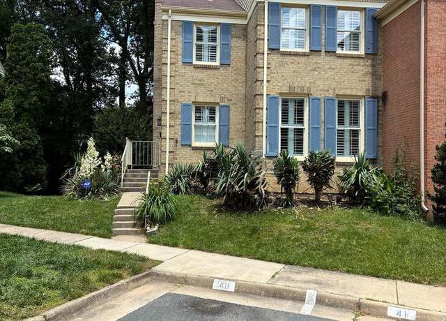 Property at 5431 Plymouth Meadows Ct, Fairfax, VA 22032, 4 beds, 3.5 baths