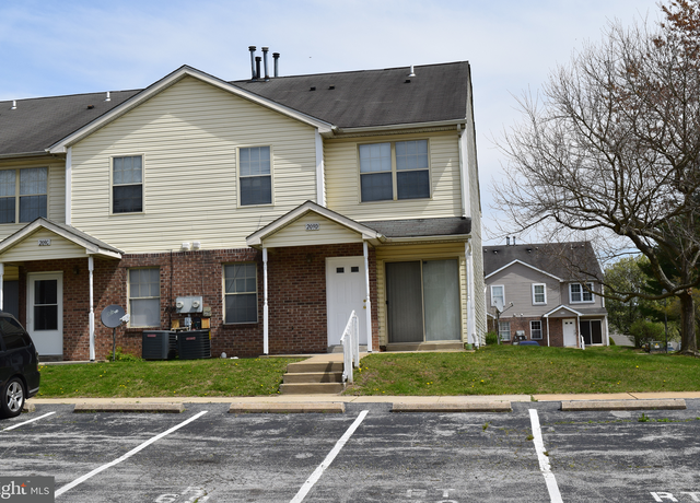 Property at 209 Highland Blvd Unit D, New Castle, DE 19720, 2 beds, 2.5 baths
