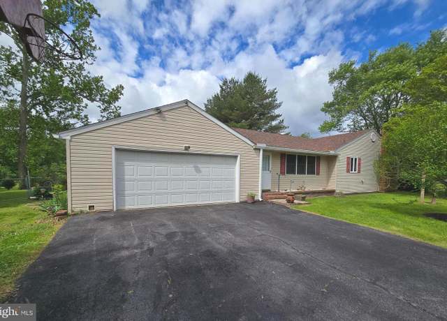 Property at 2 Country Ln, Elkton, MD 21921, 3 beds, 2 baths