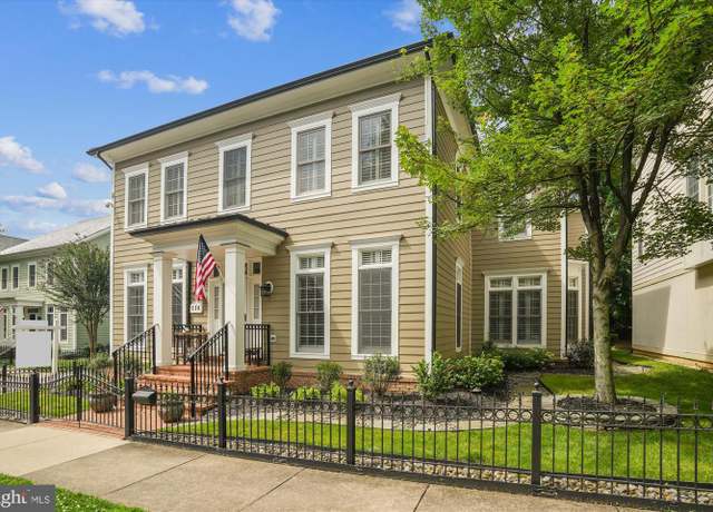 Property at 114 Lake St, Gaithersburg, MD 20878, 4 beds, 4.5 baths