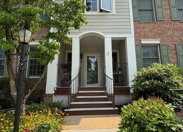 Property at 571 Gramercy Ln, Downingtown, PA 19335, 3 beds, 2.5 baths