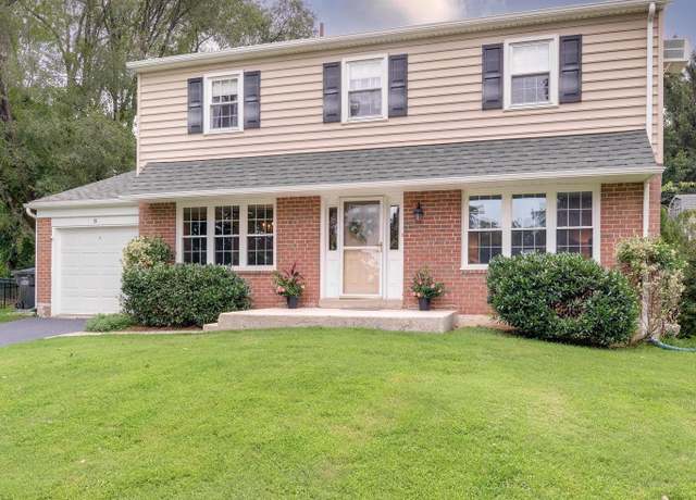 Property at 8 Deer Run Ln, Malvern, PA 19355, 4 beds, 2.5 baths