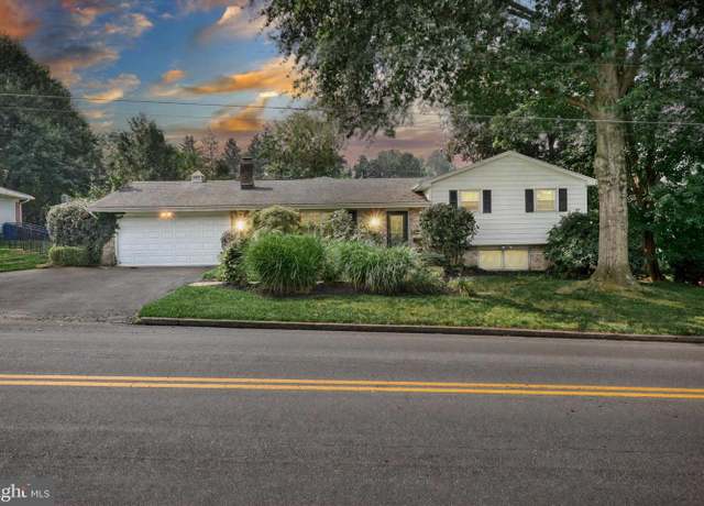 Property at 4005 Londonderry Rd, Harrisburg, PA 17109, 4 beds, 3.5 baths