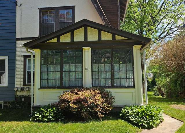 Property at 409 W Beechtree Ln, Wayne, PA 19087, 5 beds, 3 baths