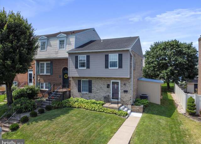 Property at 840 Woodlawn Dr, Chambersburg, PA 17201, 4 beds, 2.5 baths