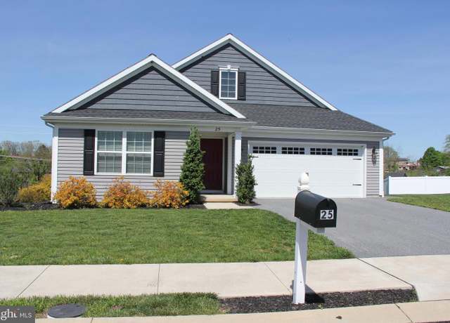 Property at 25 Amber Ln, Ephrata, PA 17522, 3 beds, 2 baths