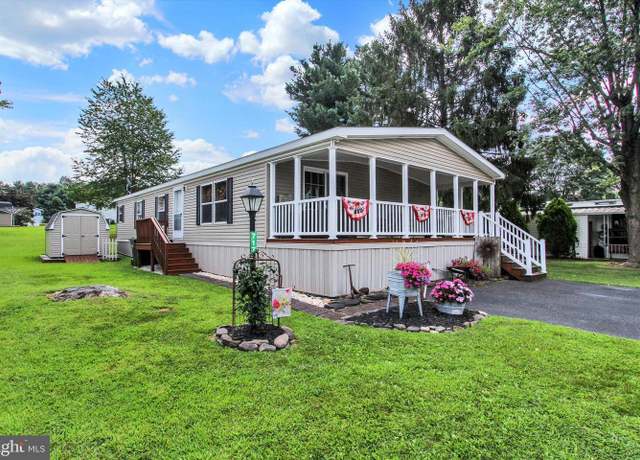 Property at 717 Lake Dr, Mount Wolf, PA 17347, 3 beds, 2 baths