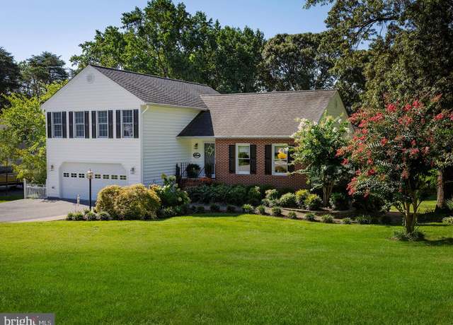 Property at 527 Bay Hills Dr, Arnold, MD 21012, 4 beds, 3.5 baths