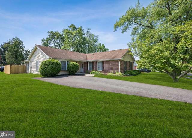 Property at 60 Pageant Ln, Willingboro, NJ 08046, 3 beds, 2 baths