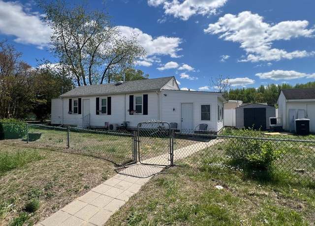 Property at 1302 Scott Ave, Lindenwold, NJ 08021, 2 beds, 2 baths