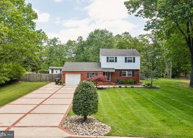 Property at 2218 Oakwood Ln, Atco, NJ 08004, 3 beds, 2.5 baths
