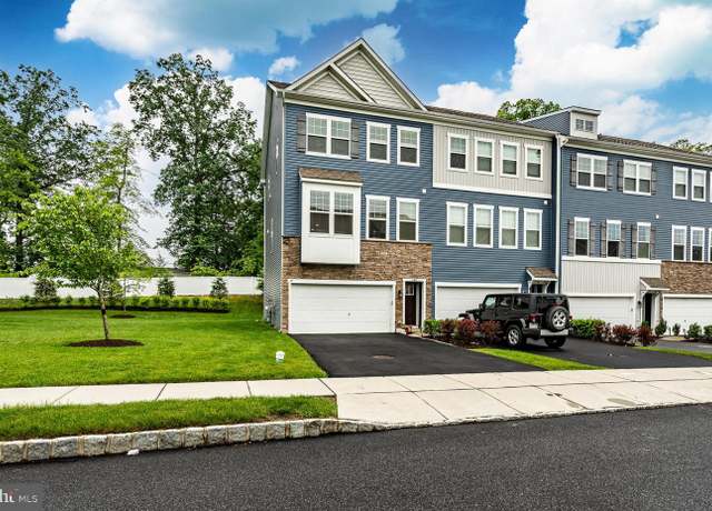 Property at 340 Dawson Pl, Downingtown, PA 19335, 3 beds, 2.5 baths