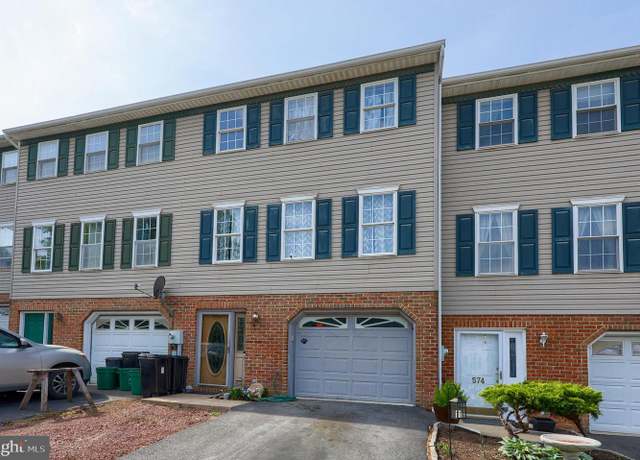 Property at 572 Cloverbrook Dr, Ephrata, PA 17522, 3 beds, 1.5 baths