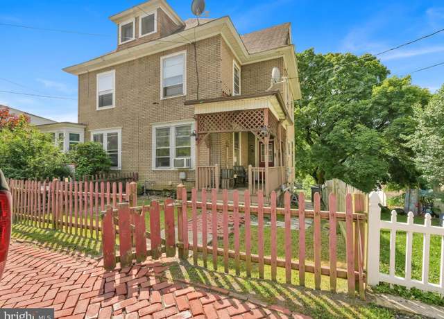 Property at 937 Pottsville St, Pottsville, PA 17901, 4 beds, 1 bath