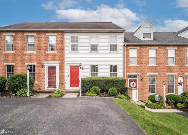 Property at 1033 Hearthridge Ln, York, PA 17404, 2 beds, 1.5 baths