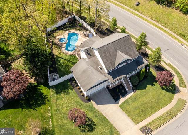 Property at 100 Duner Ct, Winchester, VA 22602, 6 beds, 3.5 baths
