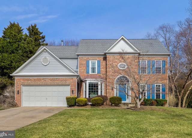 Property at 8305 Knotty Pine Ln, Fairfax Station, VA 22039, 4 beds, 3.5 baths