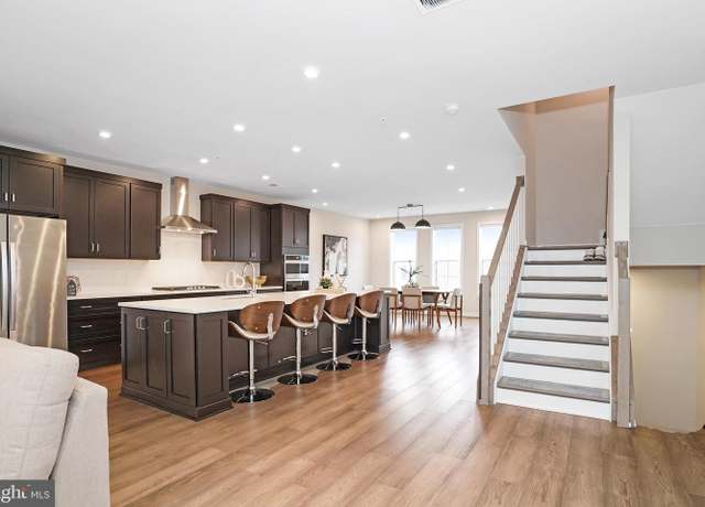Property at 7554 Sawyer Farm Way, Mclean, VA 22102, 3 beds, 2.5 baths