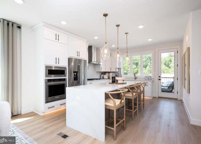 Property at 1605 Fellowship Sq, Reston, VA 20190, 3 beds, 2.5 baths