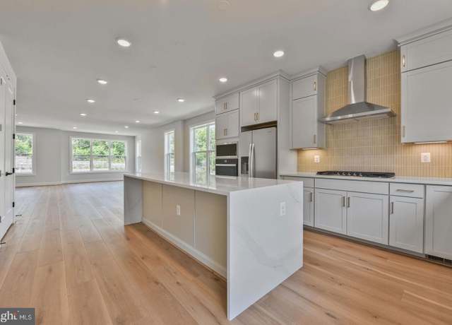 Property at 1605 Fellowship Sq, Reston, VA 20190, 3 beds, 2.5 baths