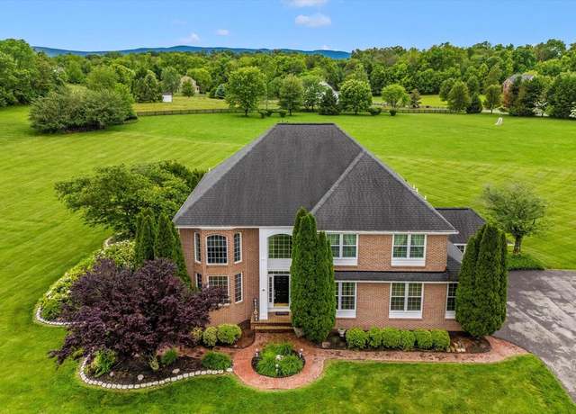 Property at 122 Equestrian Cir, Shenandoah Junction, WV 25442, 4 beds, 4.5 baths