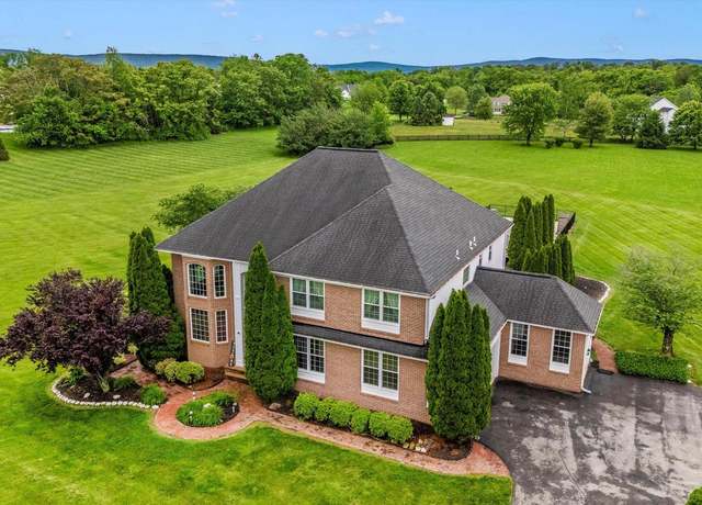 Property at 122 Equestrian Cir, Shenandoah Junction, WV 25442, 4 beds, 4.5 baths