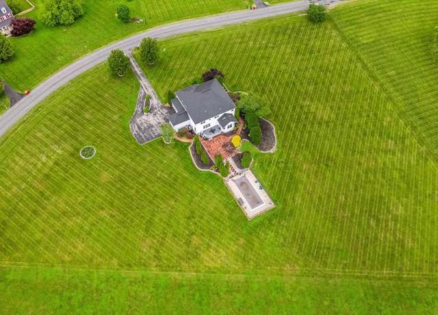 Property at 122 Equestrian Cir, Shenandoah Junction, WV 25442, 4 beds, 4.5 baths