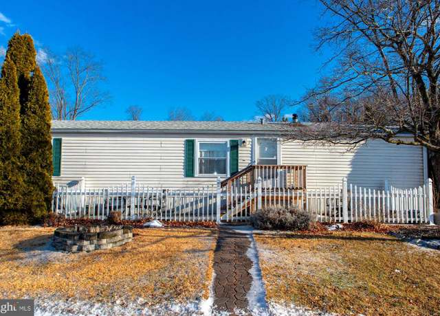 Property at 2 Evergreen Dr, Quakertown, PA 18951, 2 beds, 2 baths