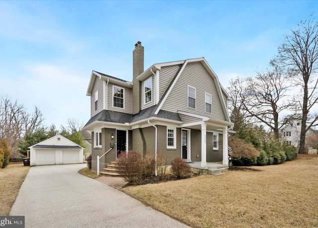 Property at 1065 Old Lancaster Rd, Berwyn, PA 19312, 4 beds, 2.5 baths