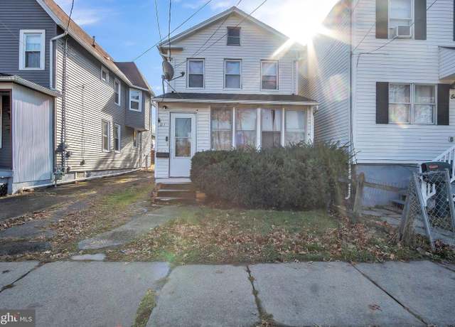 Property at 61 Bowman St, Wilkes Barre, PA 18702, 2 beds, 1 bath