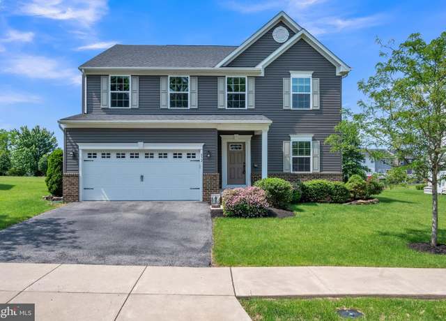 Property at 452 Park Ave, Harleysville, PA 19438, 4 beds, 2.5 baths