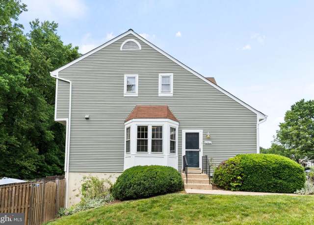 Property at 6360 Chimney Wood Ct, Alexandria, VA 22306, 2 beds, 3 baths