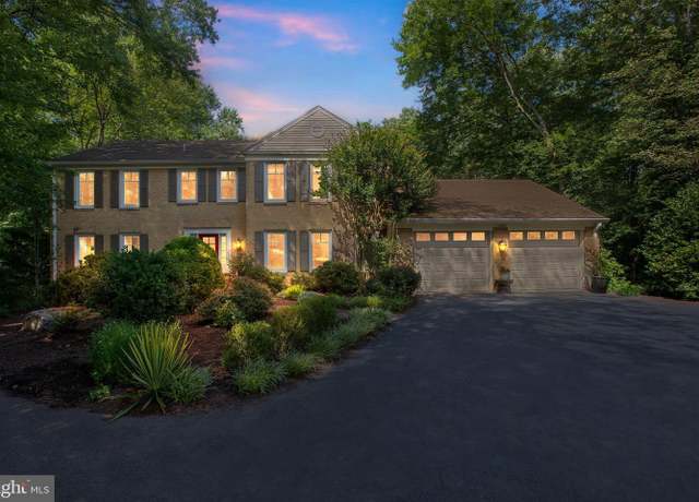 Property at 11808 Grey Birch Pl, Reston, VA 20191, 4 beds, 4.5 baths