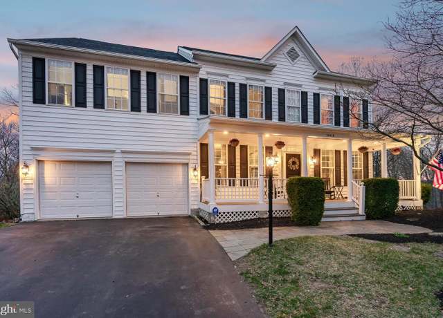 Property at 19016 Castleguard Ct, Leesburg, VA 20176, 5 beds, 4.5 baths