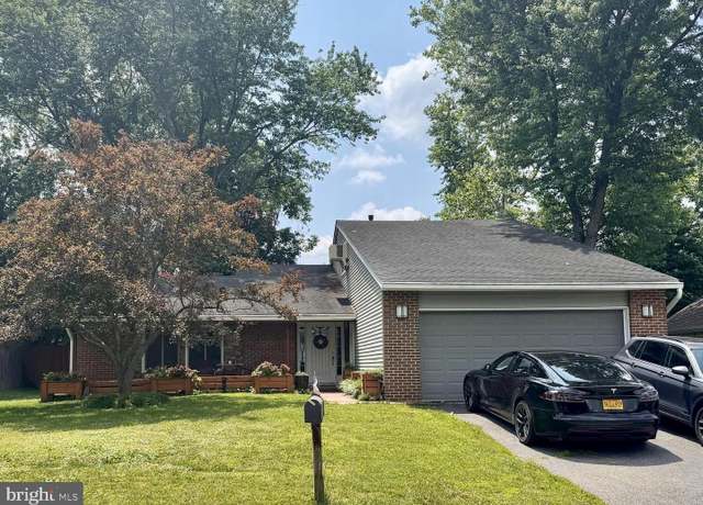 Property at 816 Sugarland Run Dr, Sterling, VA 20164, 4 beds, 2 baths