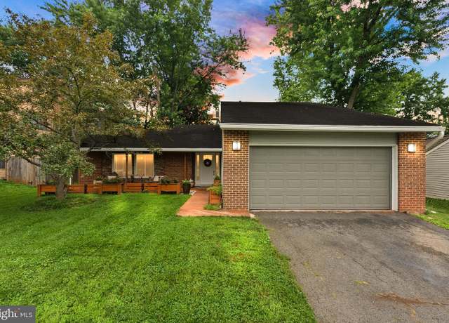 Property at 816 Sugarland Run Dr, Sterling, VA 20164, 4 beds, 2 baths