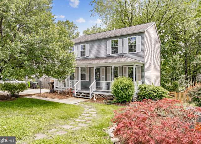 Property at 5618 Roundtree Dr, Woodbridge, VA 22193, 3 beds, 3.5 baths