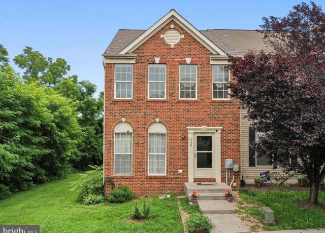 Property at 540 Hotchkiss Dr, Woodstock, VA 22664, 3 beds, 3.5 baths