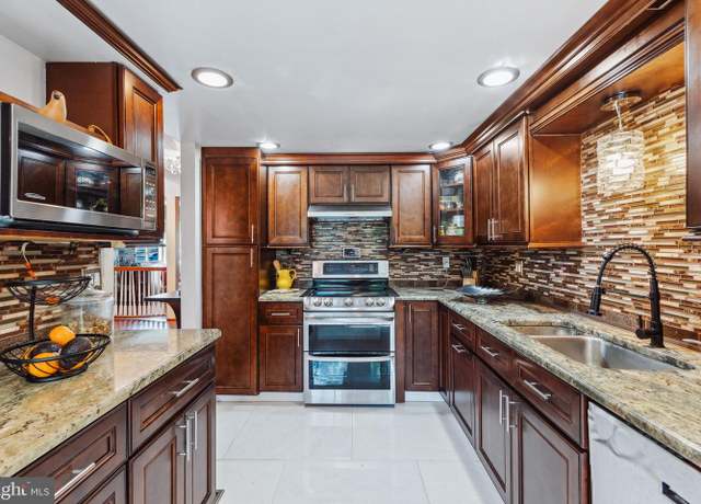 Property at 18413 Stone Hollow Dr, Germantown, MD 20874, 3 beds, 3 baths