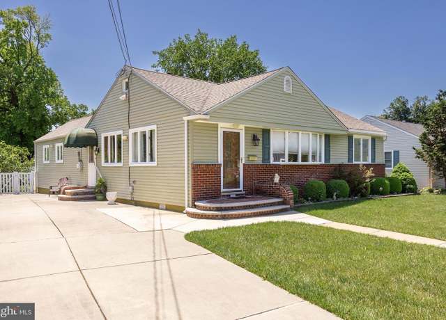 Property at 520 Audubon Ave, Audubon, NJ 08106, 3 beds, 1.5 baths