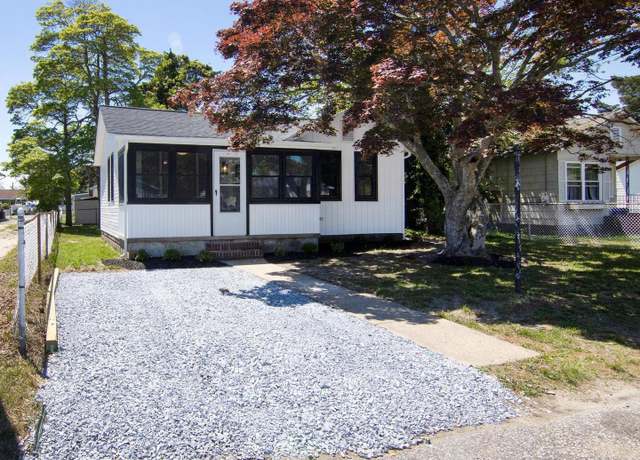 Property at 30 Pinetree Dr, Villas, NJ 08251, 2 beds, 1 bath