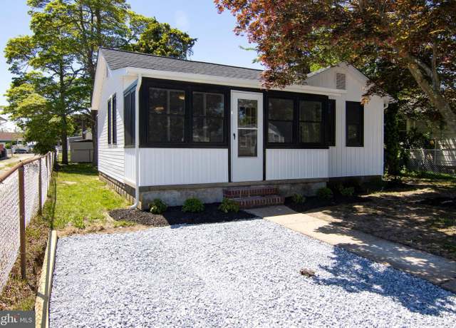 Property at 30 Pinetree Dr, Villas, NJ 08251, 2 beds, 1 bath