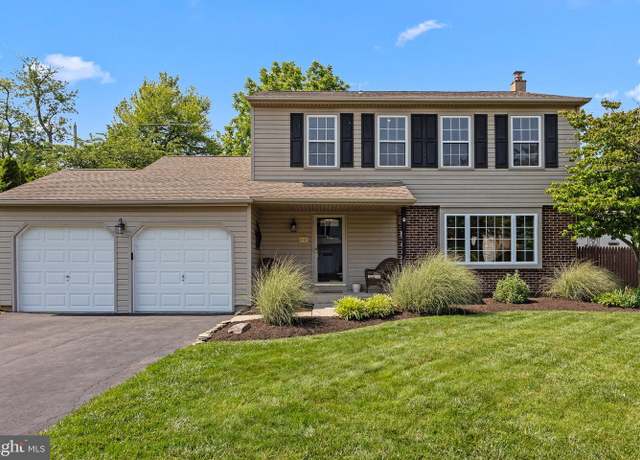 Property at 222 Hampton Dr, Langhorne, PA 19047, 3 beds, 1.5 baths